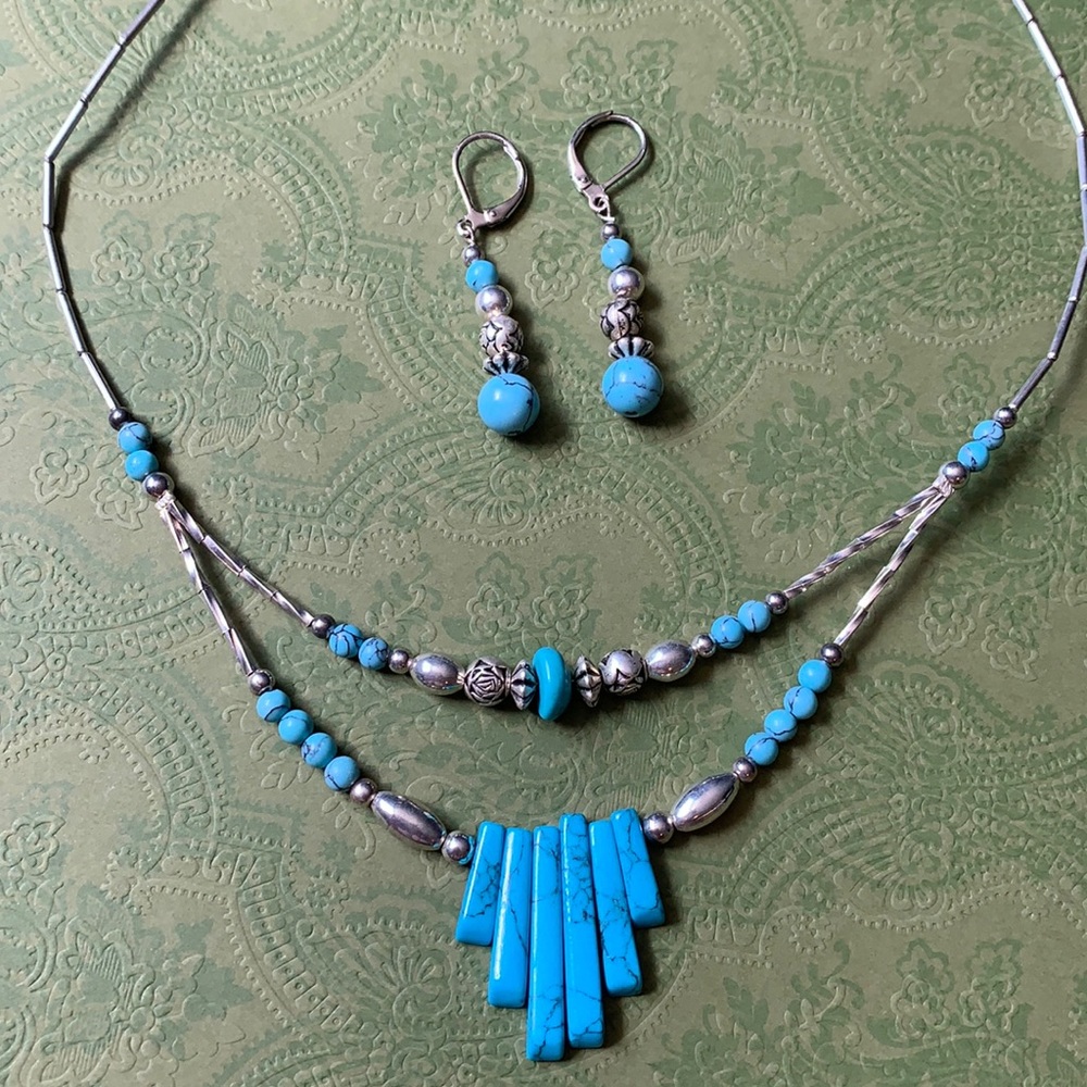 Turquoise & silver necklace & earrings set!